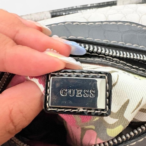 SOLD ‼️‼️ Y2K GUESS floral shoulder bag - Picture 7 of 7